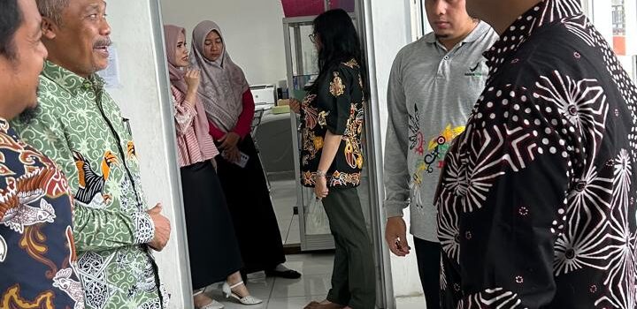 Farmasi UPR Melaksanakan Kunjungan ke Laboratorium Balai POM Di Palangka Raya