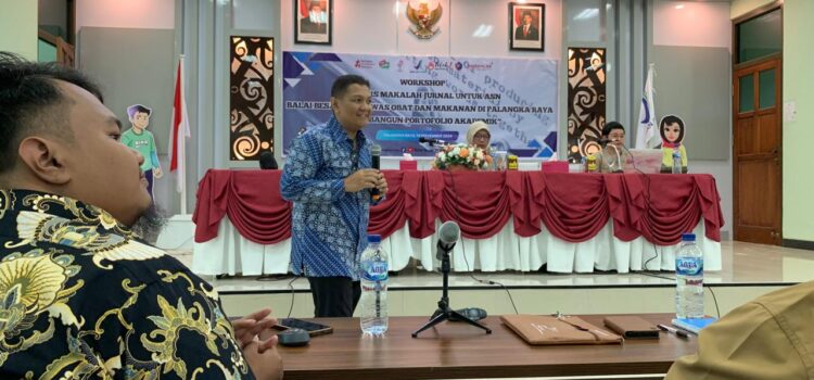 Farmasi UPR Ikuti Workshop Menulis Makalah Jurnal oleh Balai POM di Palangka Raya dengan tema ”Membangun Portofolio Akademik” Farmasi UPR Ikuti Workshop Menulis Makalah Jurnal oleh Balai POM di Palangka Raya dengan tema ”Membangun Portofolio Akademik”